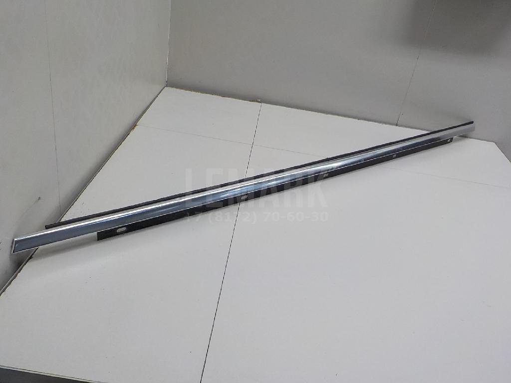 Накладка стекла переднего левого