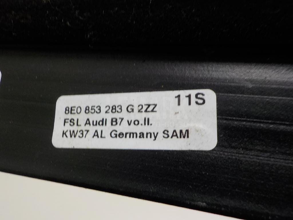 Накладка стекла переднего левого