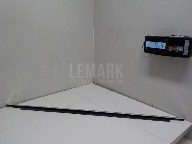 Накладка стекла переднего левого