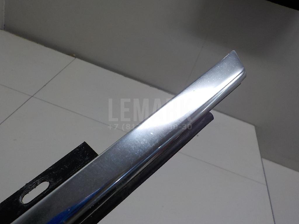 Накладка стекла переднего левого