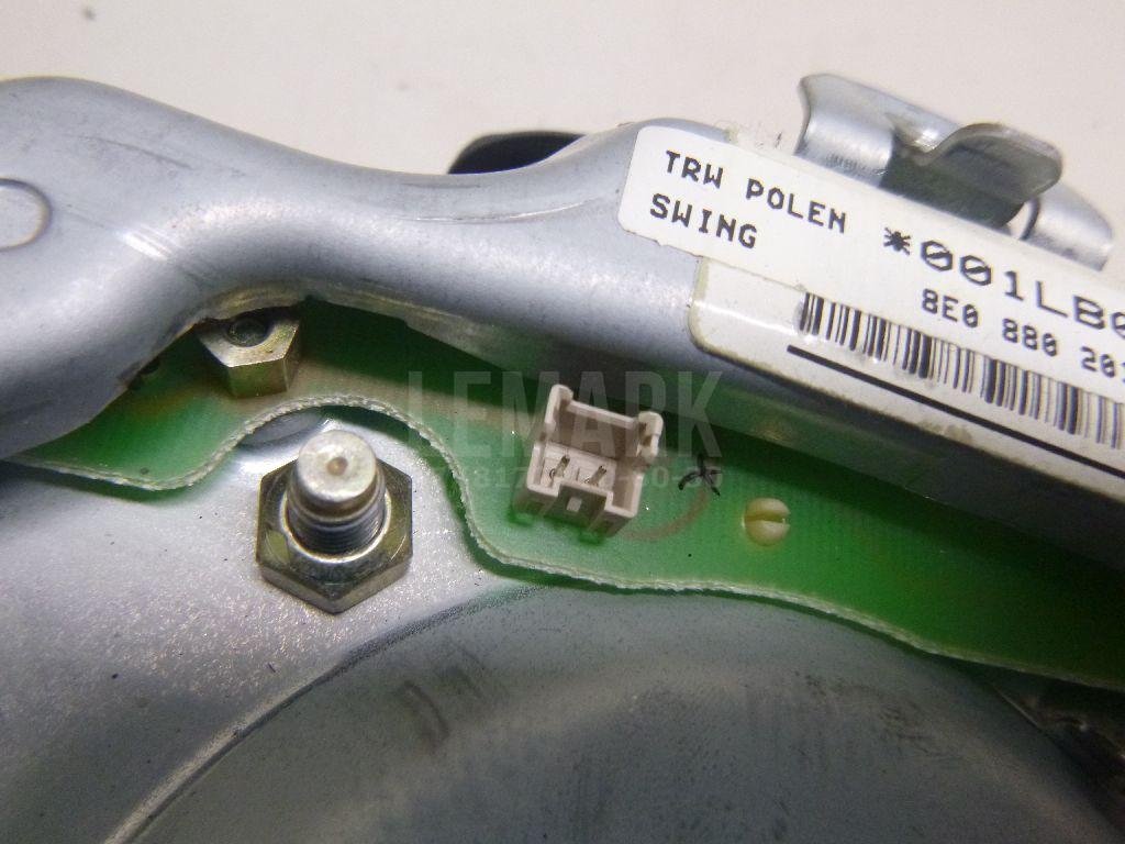 Подушка безопасности в рулевое колесо