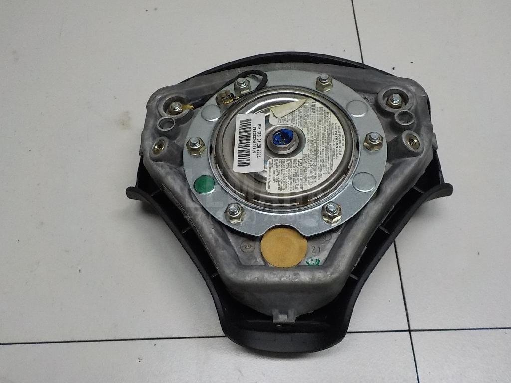 Подушка безопасности в рулевое колесо