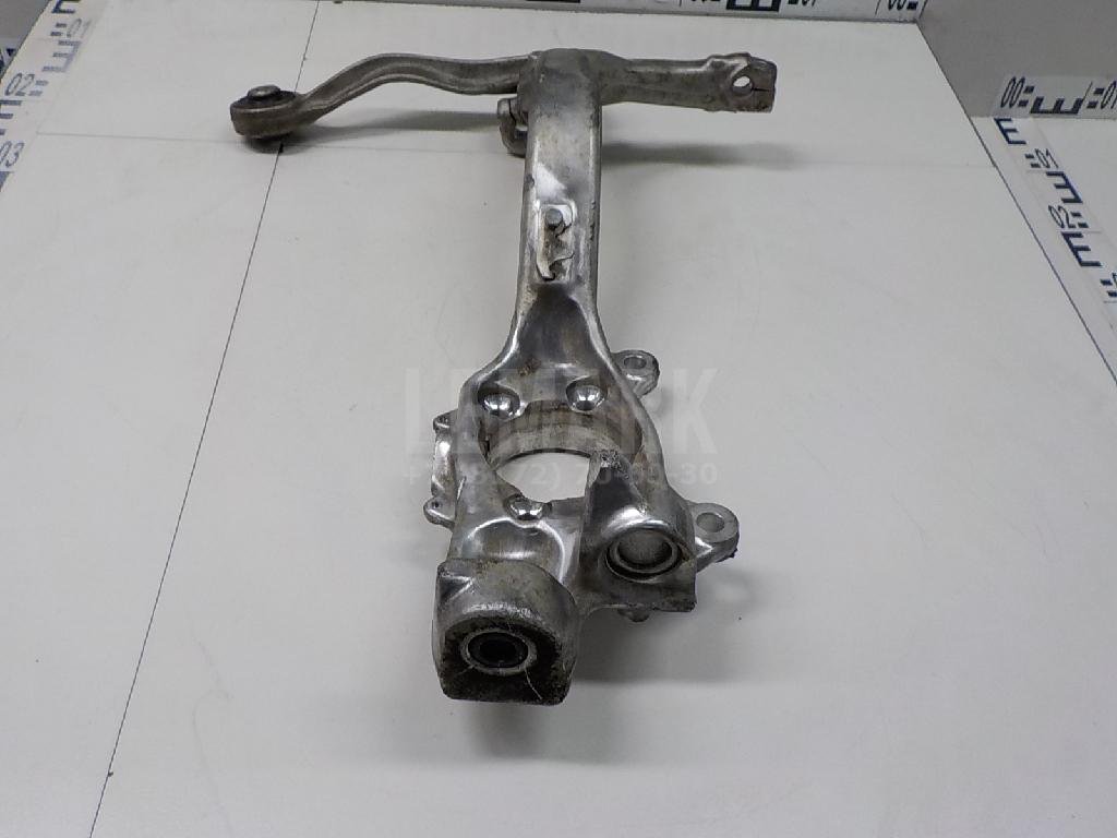 Кулак поворотный передний правый