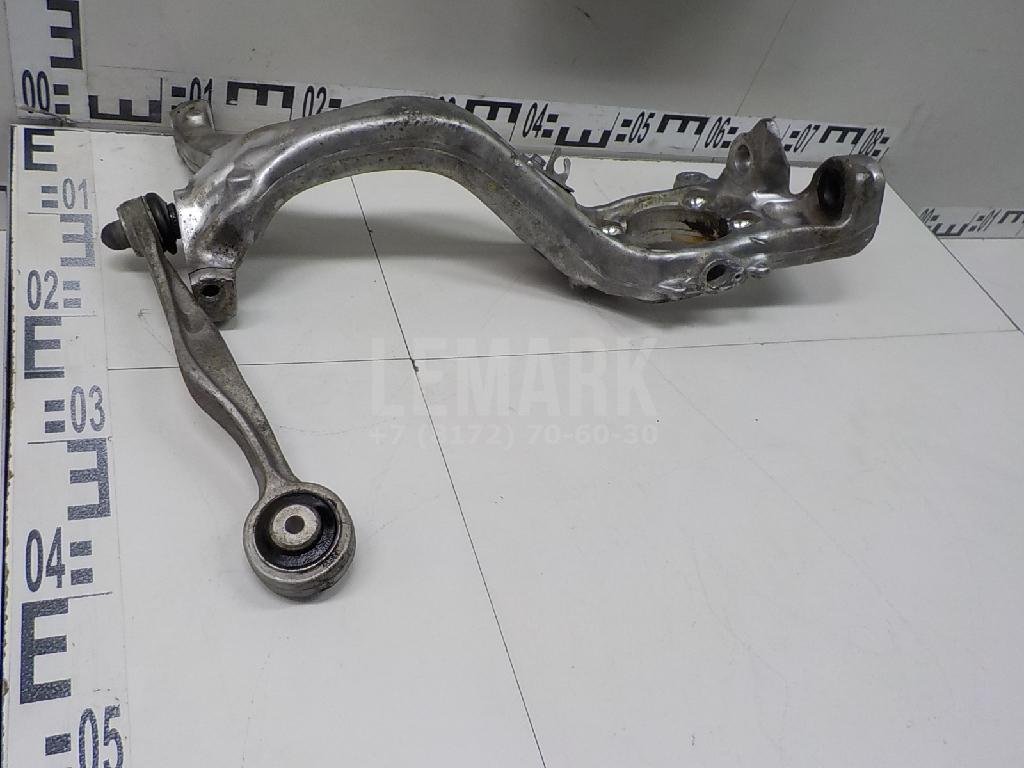 Кулак поворотный передний правый