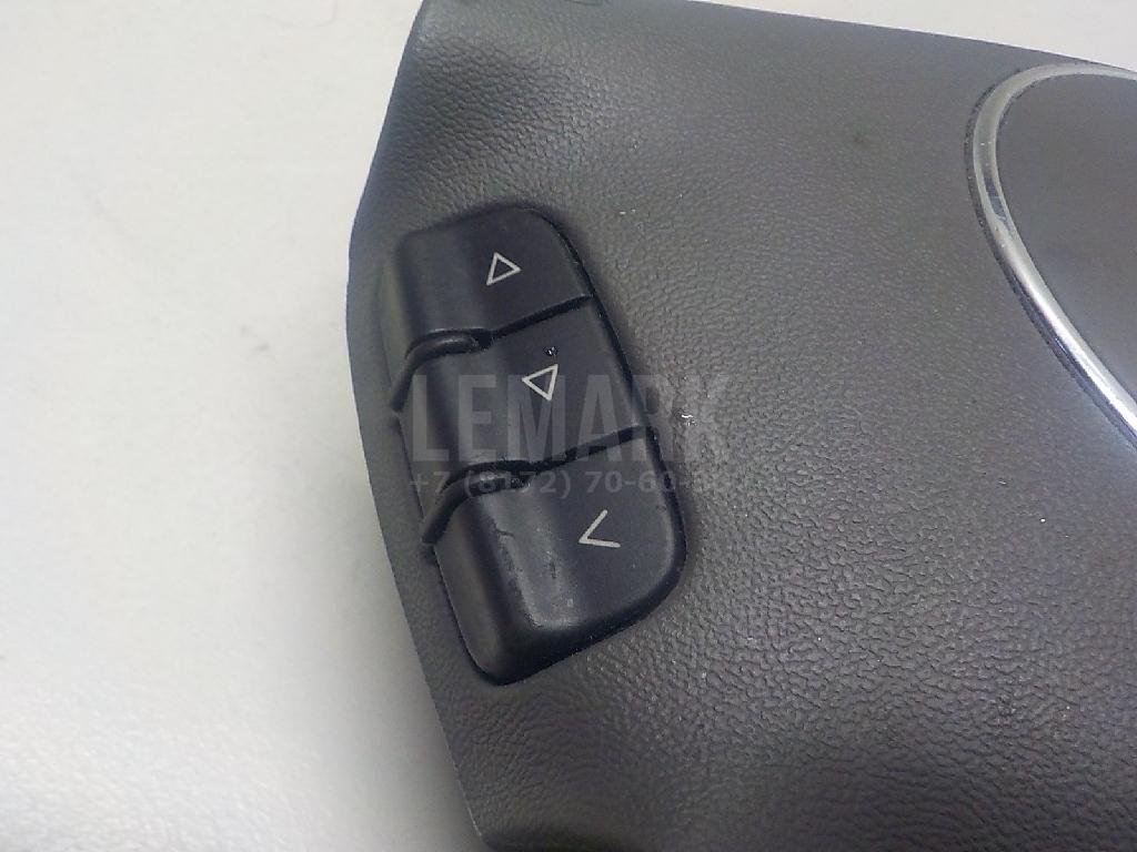 Подушка безопасности в рулевое колесо