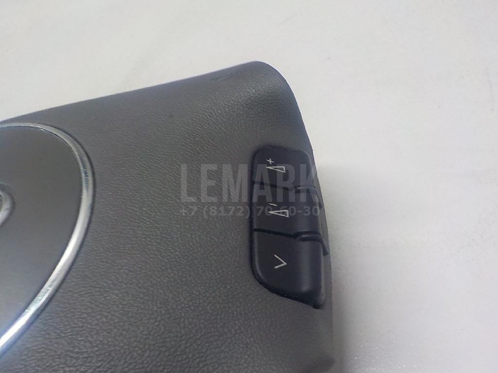 Подушка безопасности в рулевое колесо