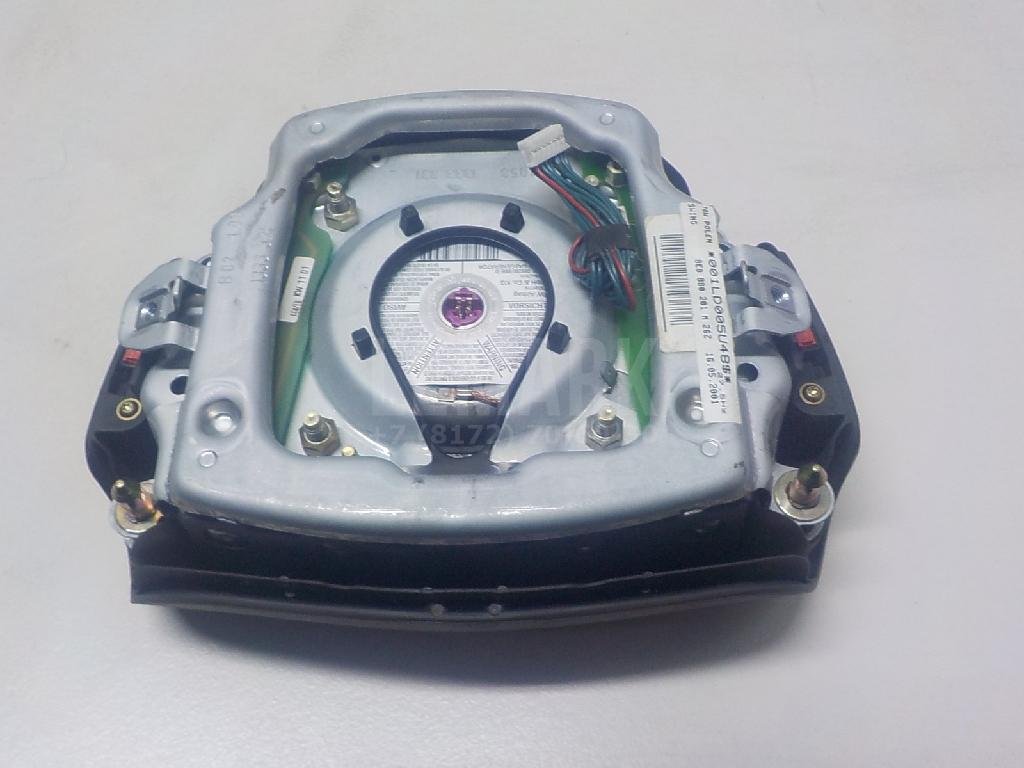 Подушка безопасности в рулевое колесо