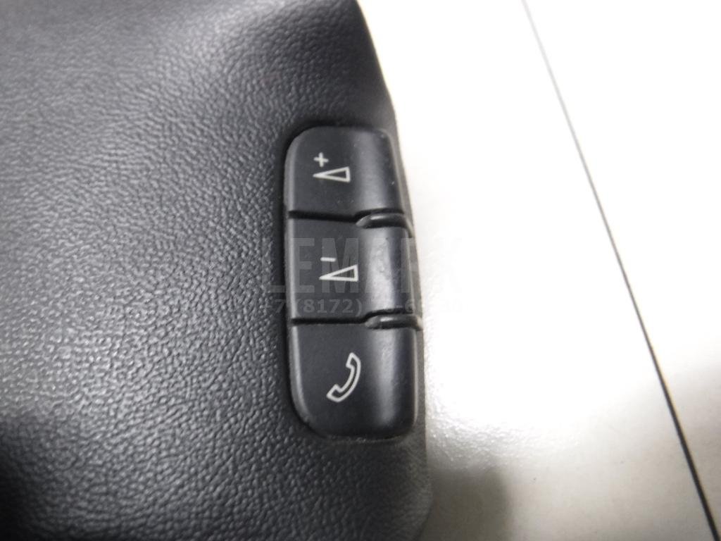 Подушка безопасности в рулевое колесо