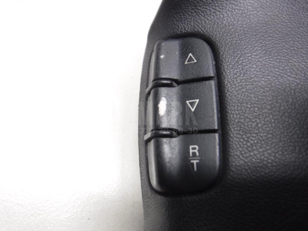 Подушка безопасности в рулевое колесо