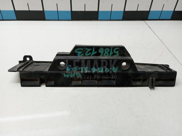 Направляющая заднего бампера левая