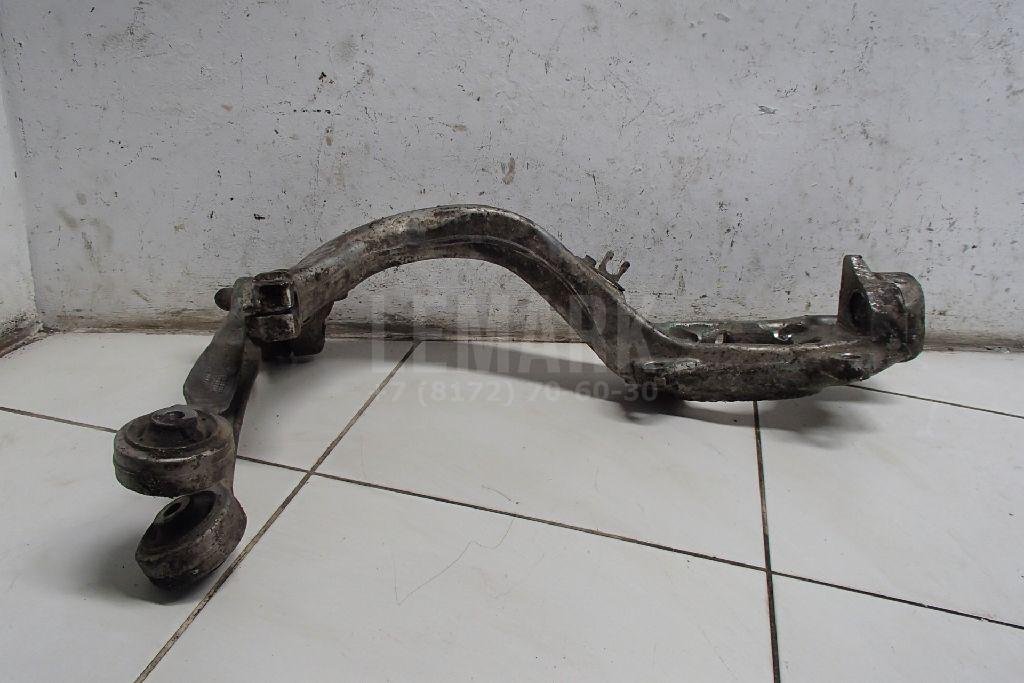 Кулак поворотный передний левый