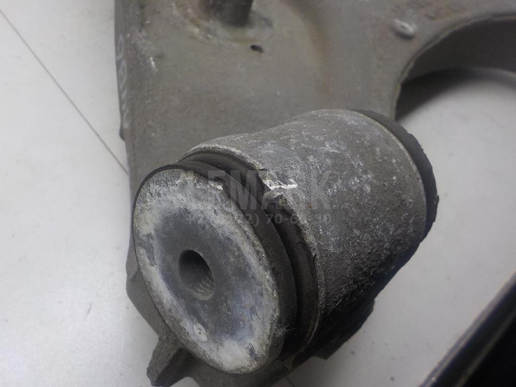 Рычаг задний нижний правый