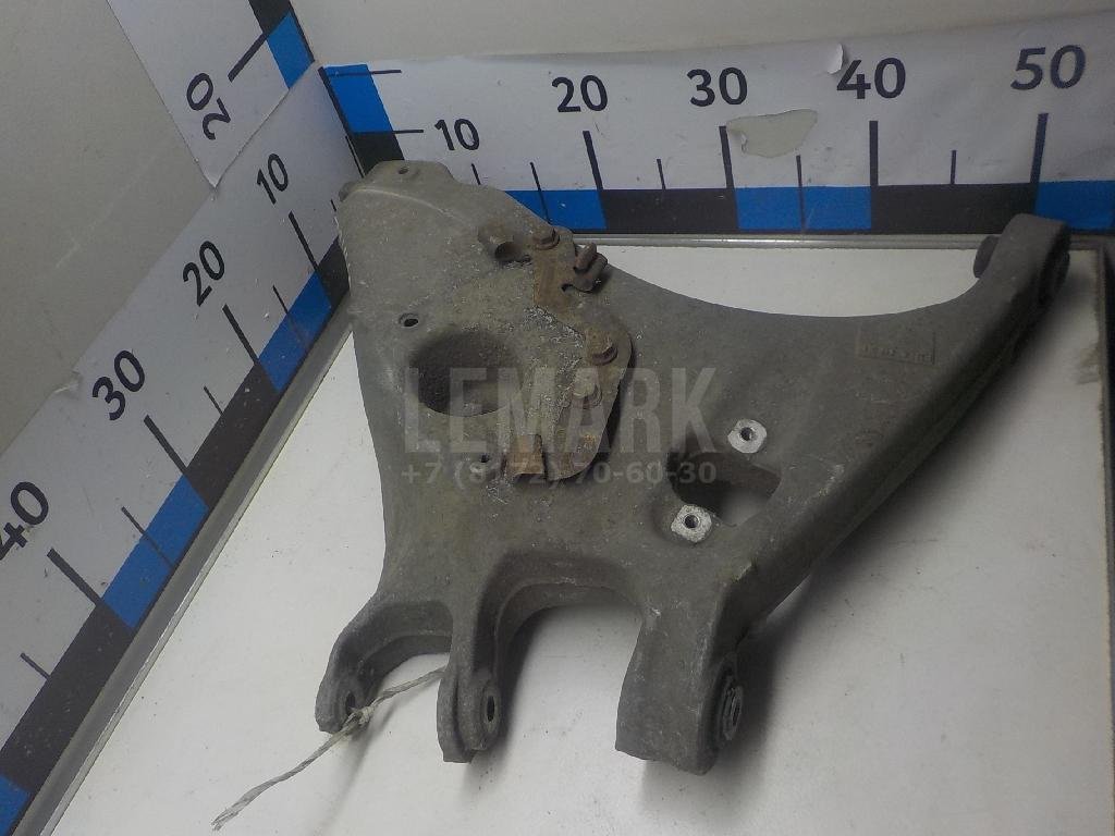 Рычаг задний нижний правый