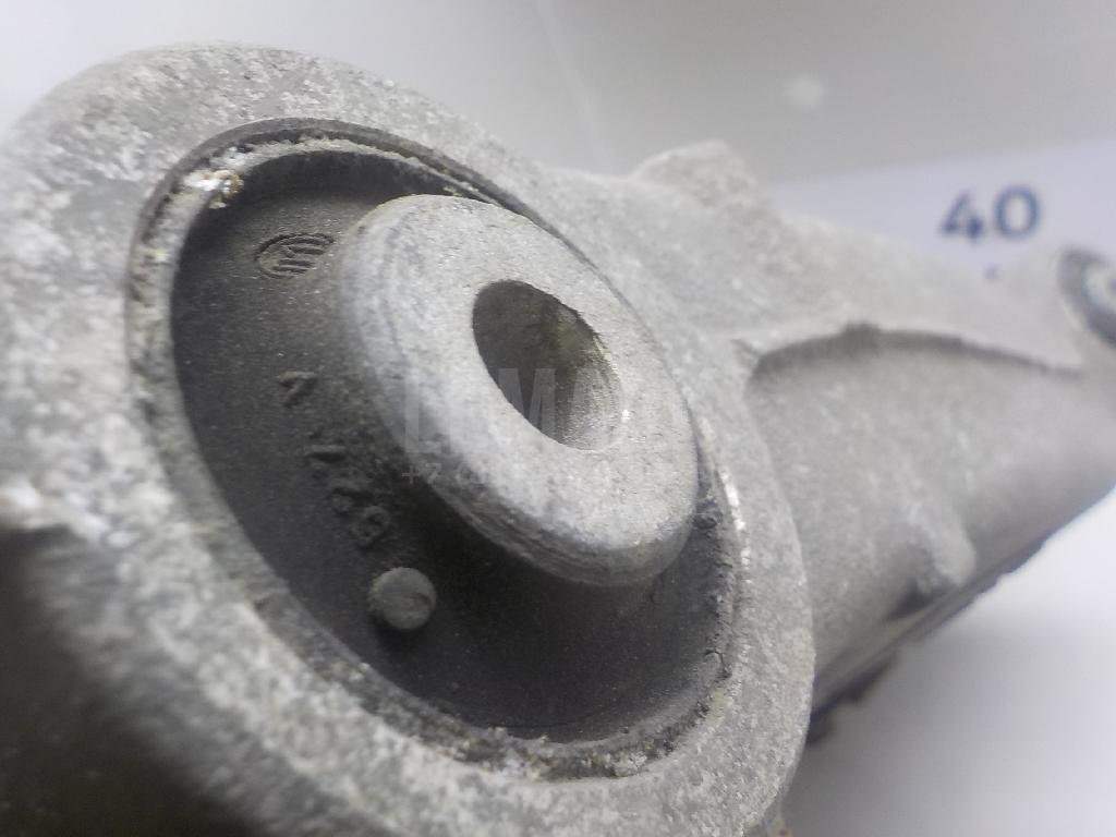 Рычаг задний нижний правый