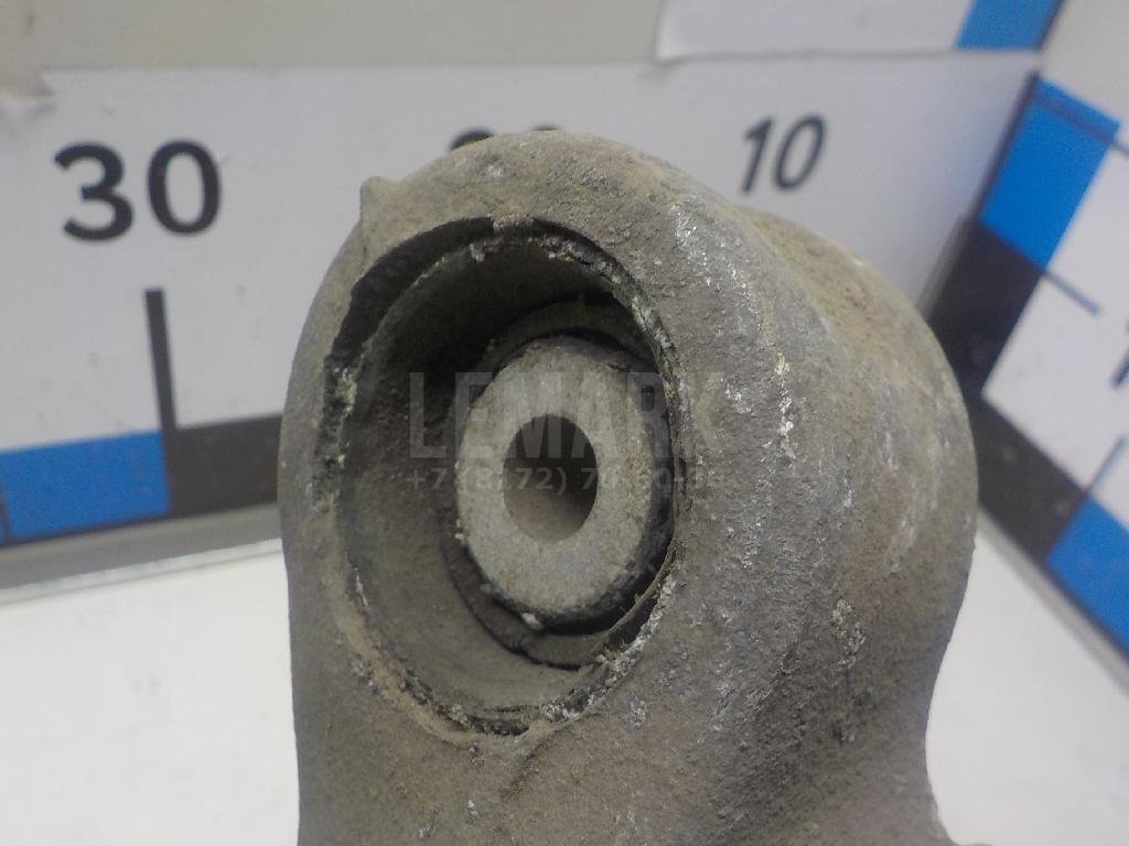 Рычаг задний нижний правый