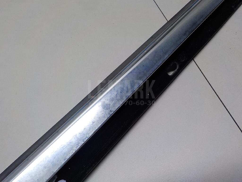 Накладка стекла переднего левого