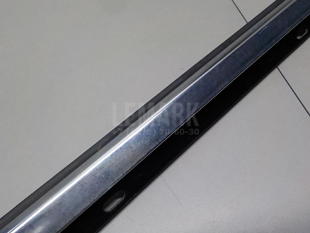 Накладка стекла переднего левого