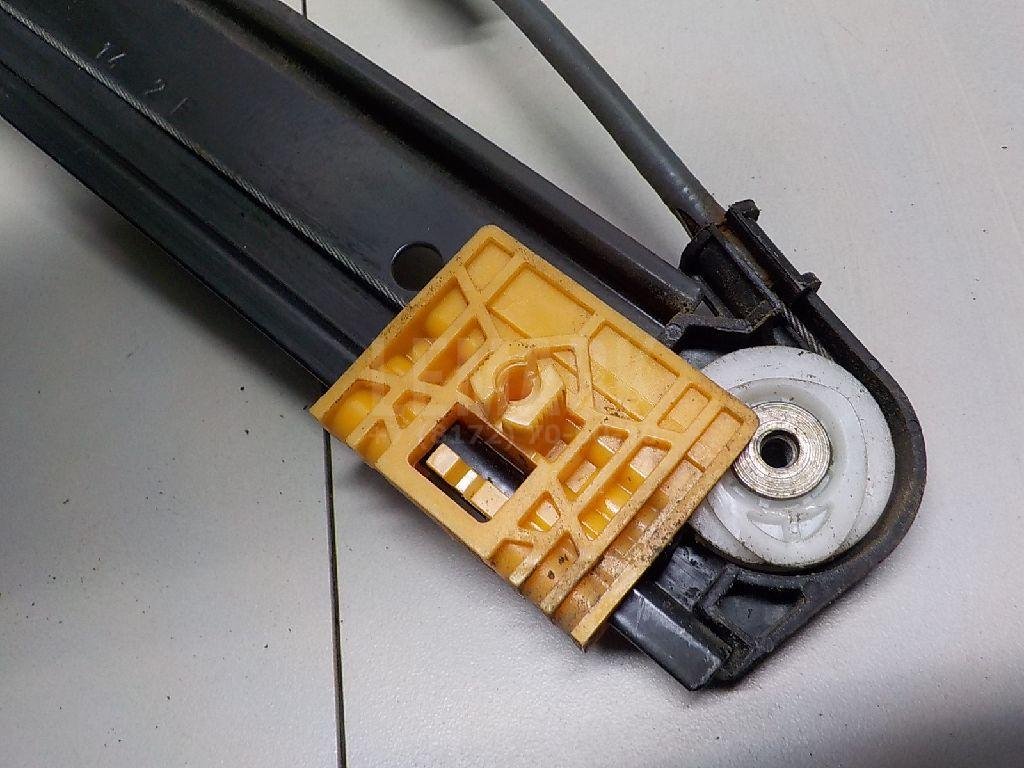 Стеклоподъемник электр. передний левый