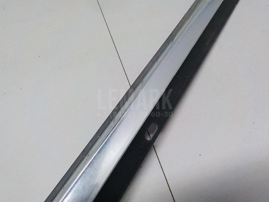 Накладка стекла переднего правого