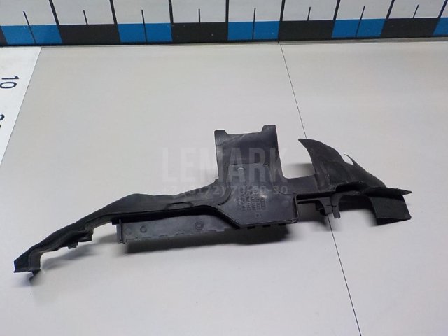 Воздуховод радиатора правый