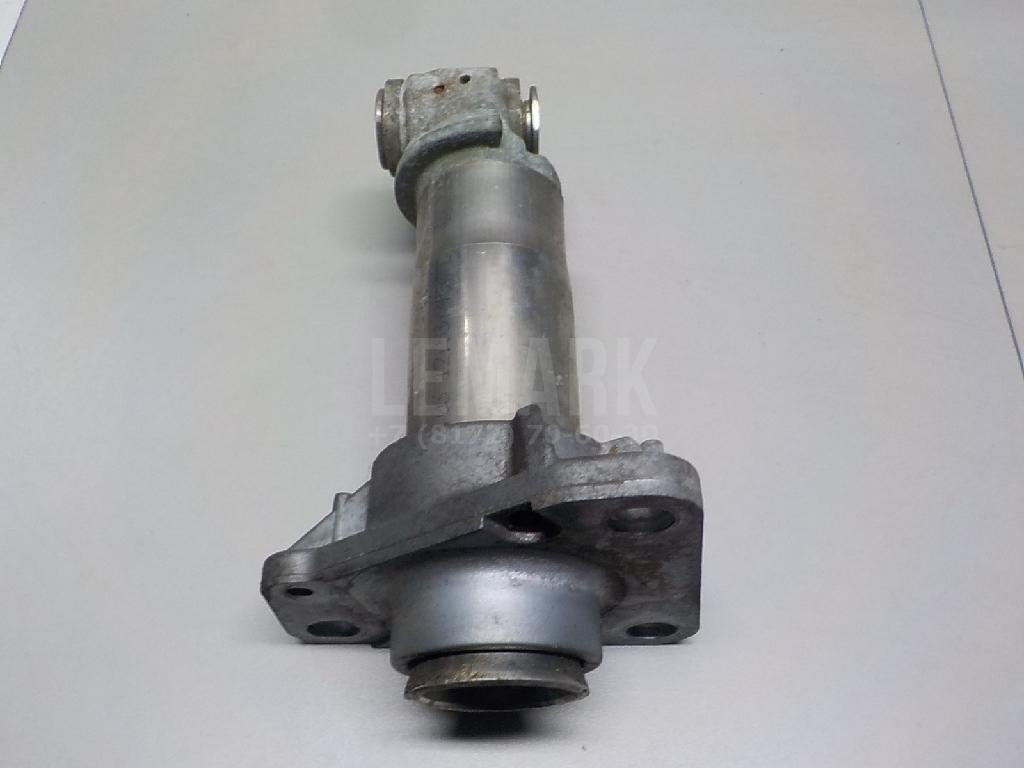 Кронштейн усилителя переднего бампера правый