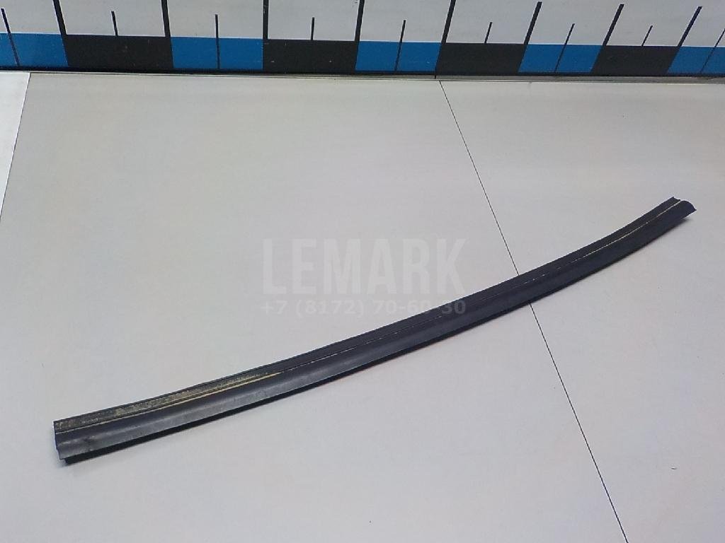 Молдинг капота