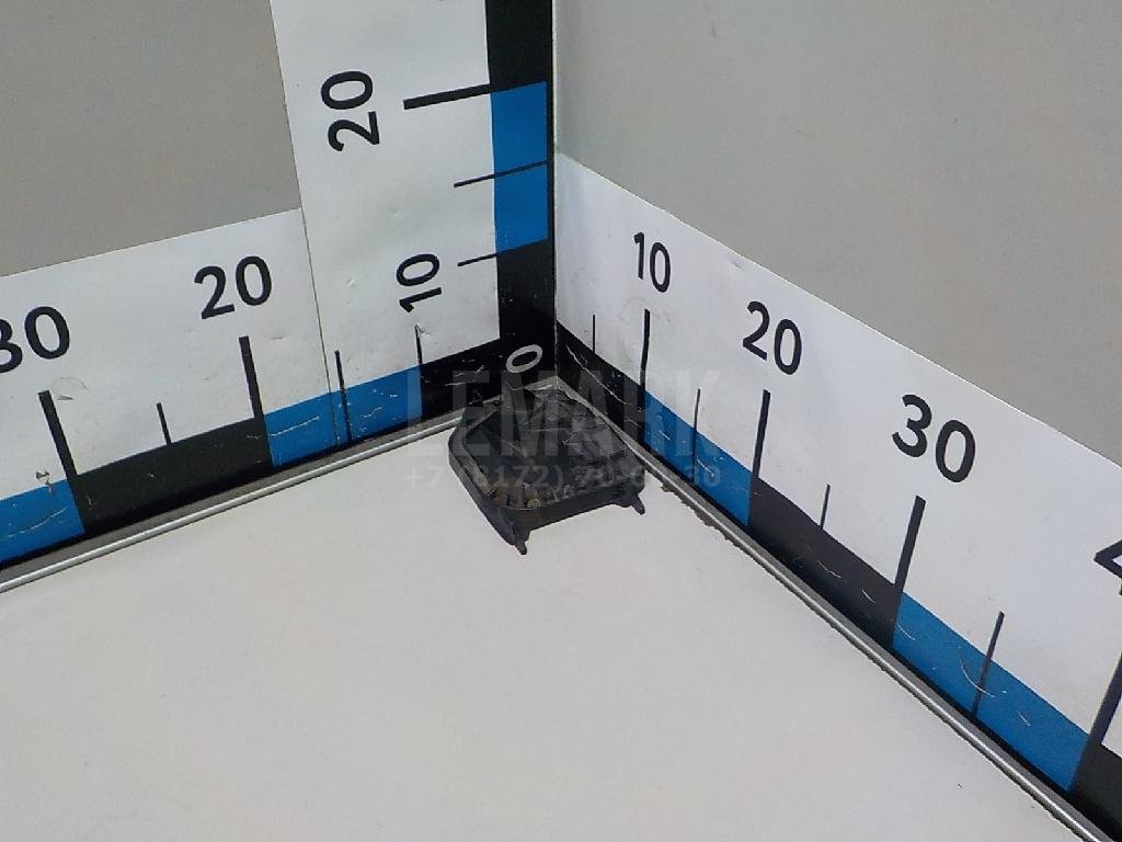 Крышка фары левой