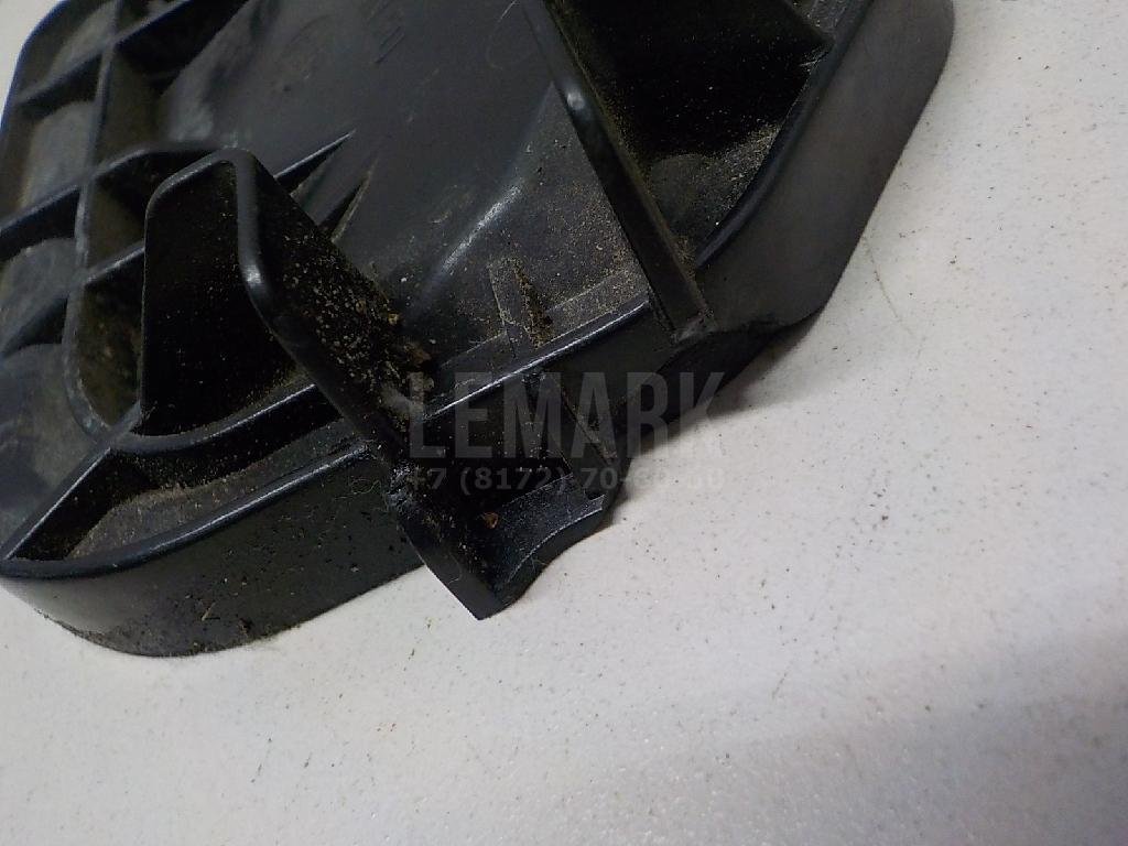 Крышка фары левой