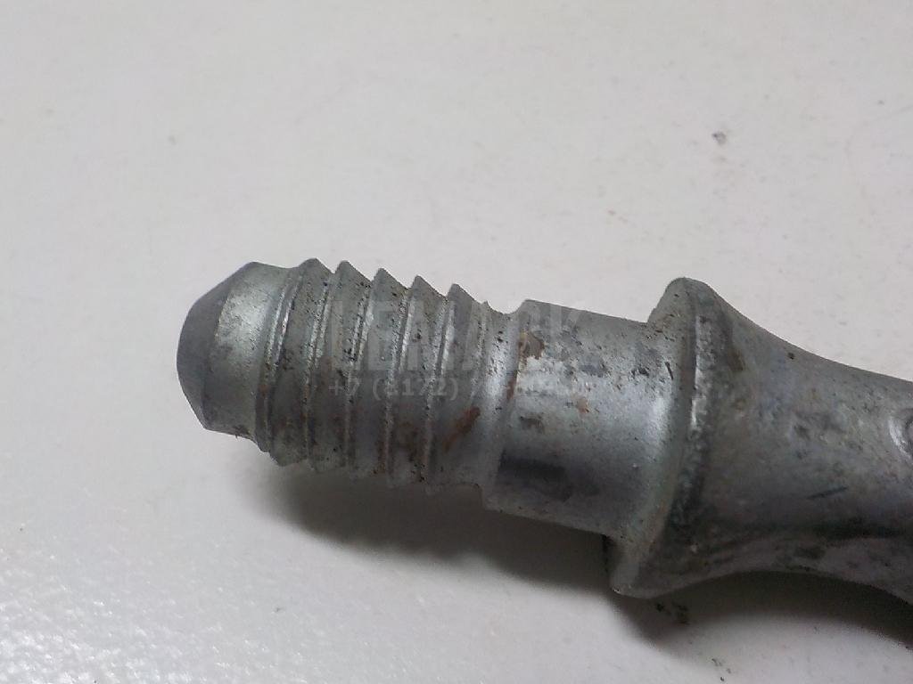 Крюк буксировочный