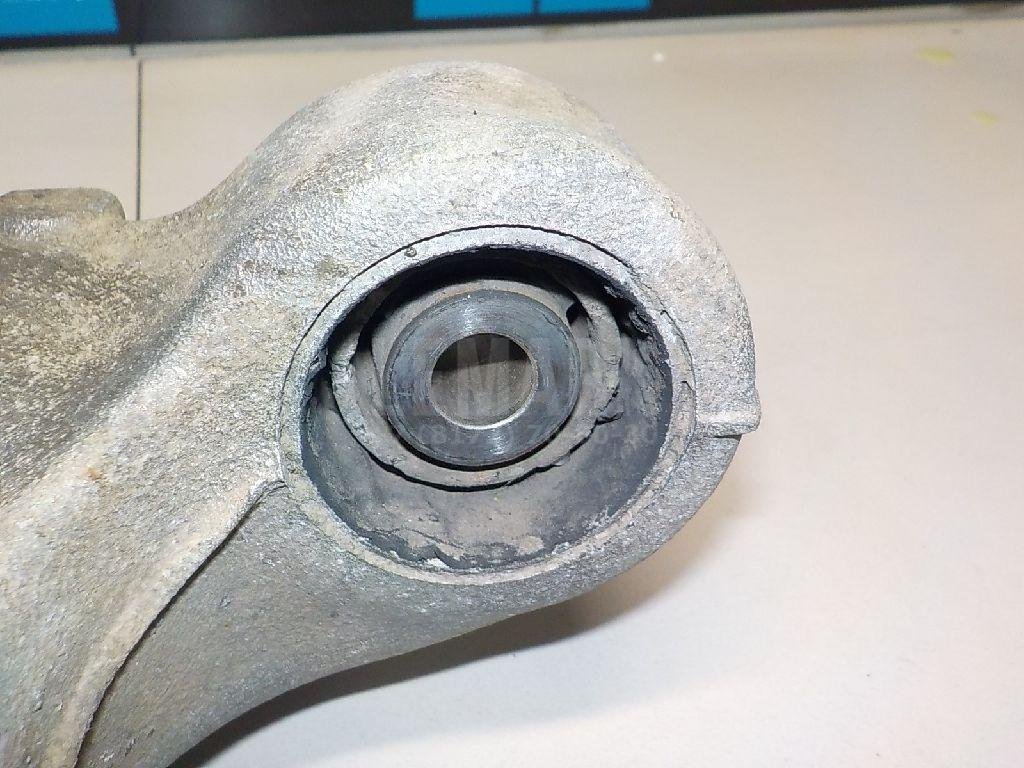 Рычаг задний нижний левый