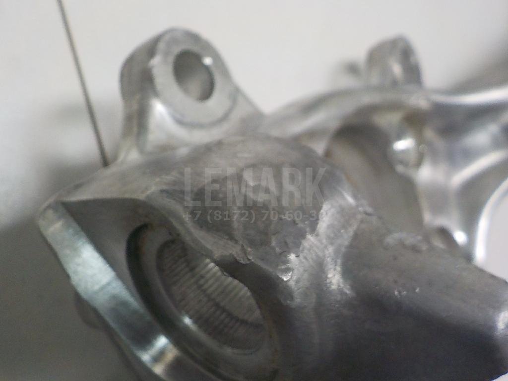 Кулак поворотный передний левый