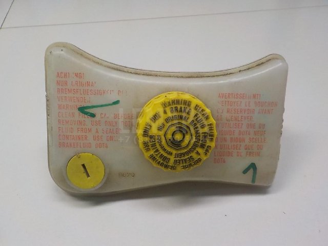 Бачок главного тормозного цилиндра