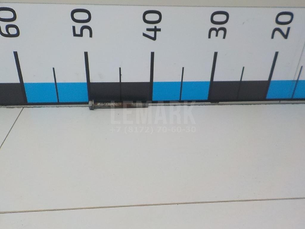 Болт компрессора кондиционера