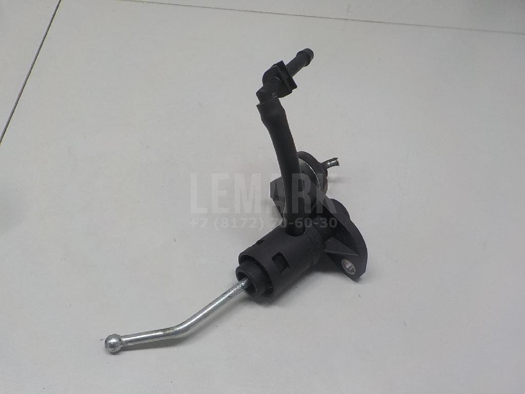 Цилиндр сцепления главный