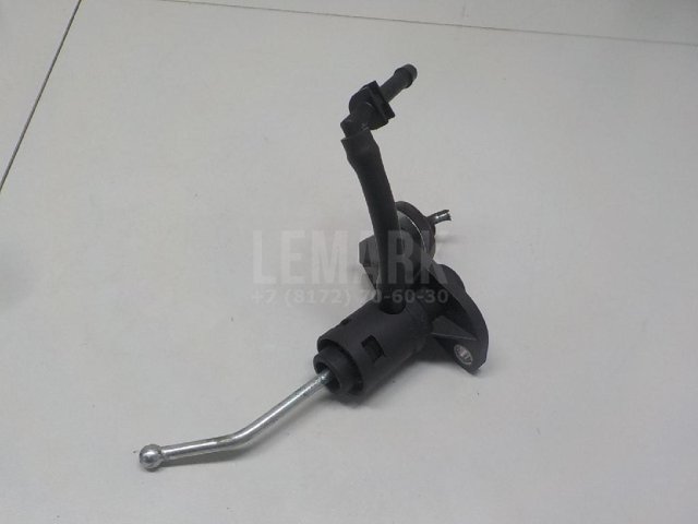 Цилиндр сцепления главный