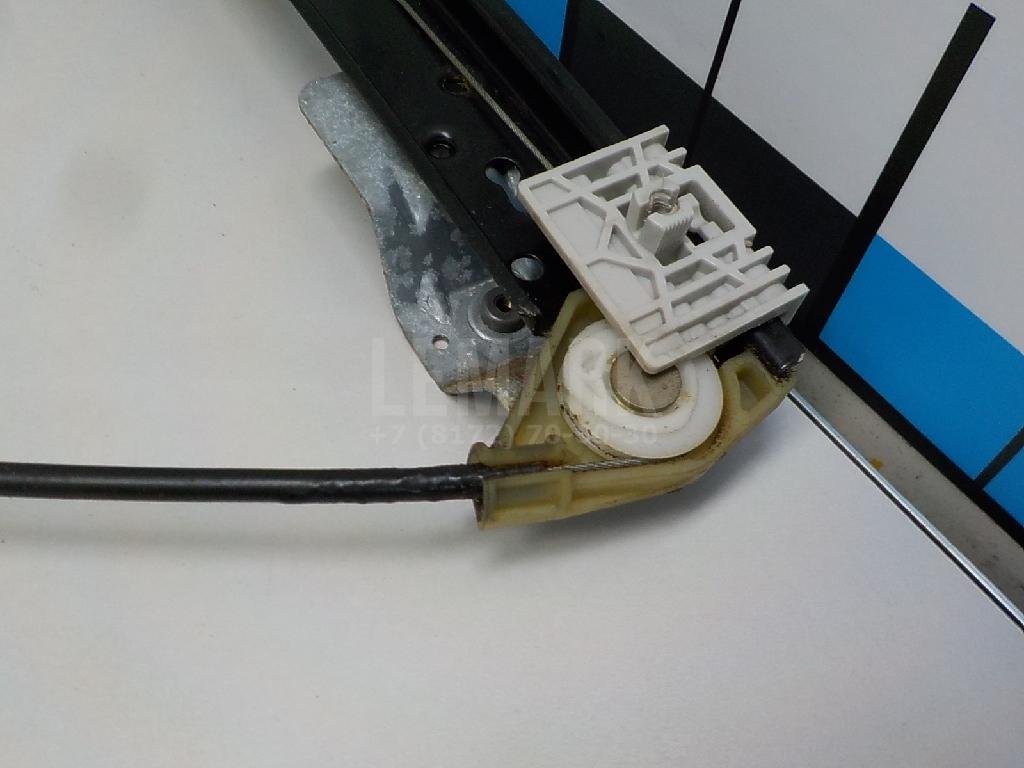 Стеклоподъемник электр. передний левый