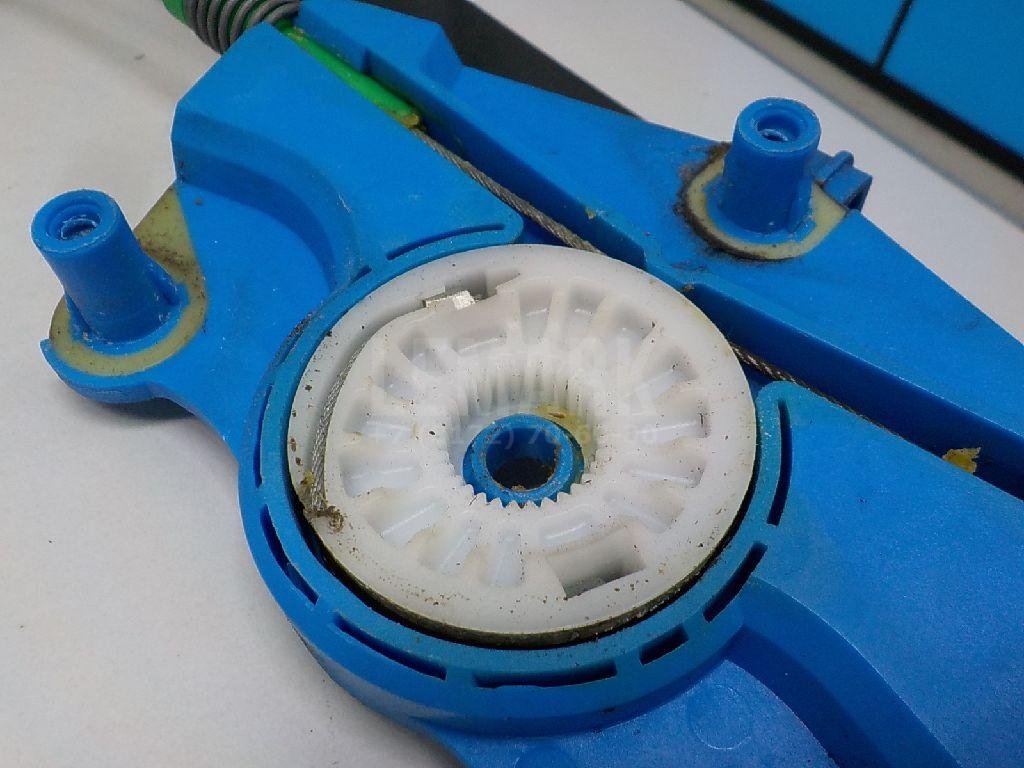 Стеклоподъемник электр. передний левый