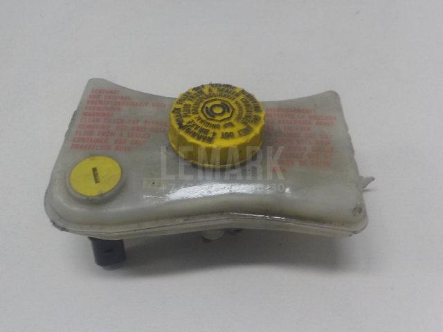 Бачок главного тормозного цилиндра