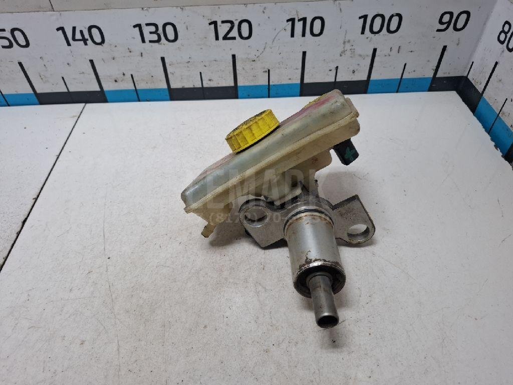 Цилиндр тормозной главный