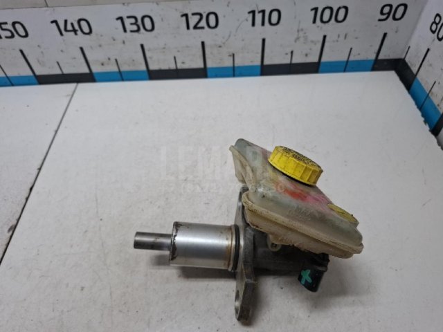 Цилиндр тормозной главный