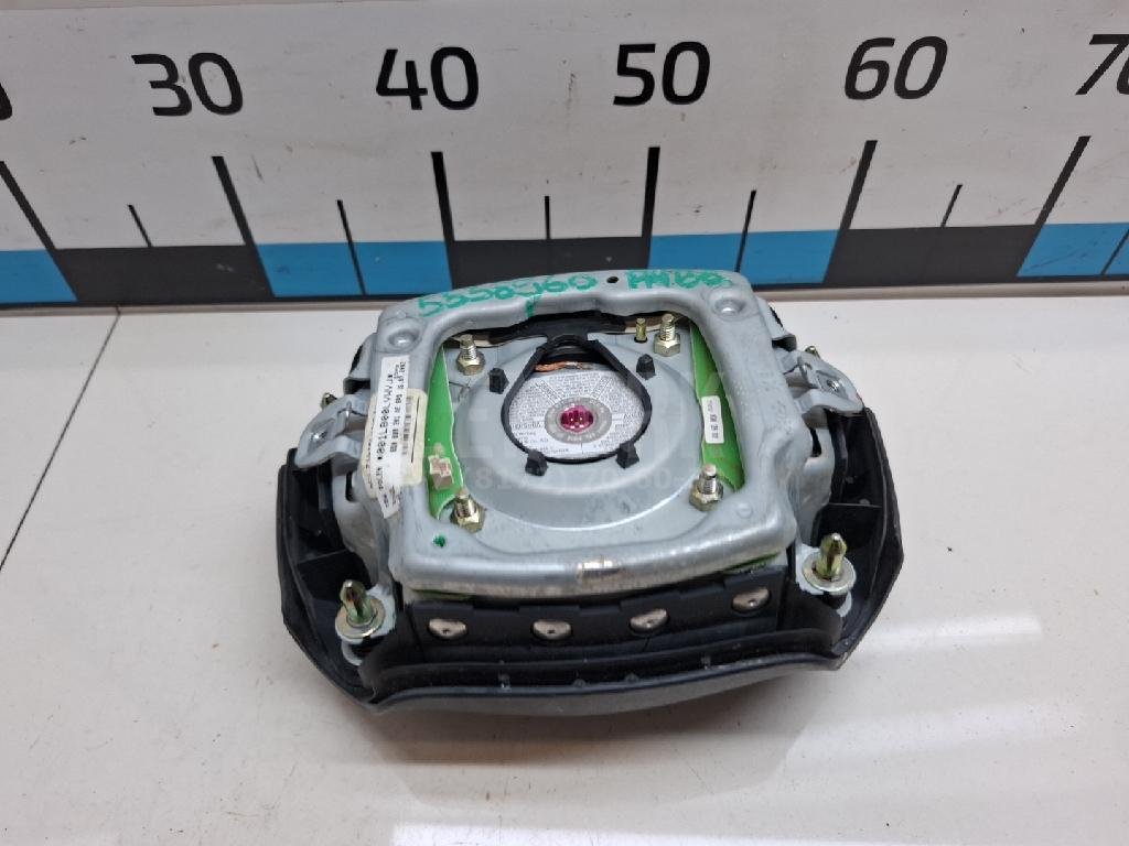 Подушка безопасности в рулевое колесо