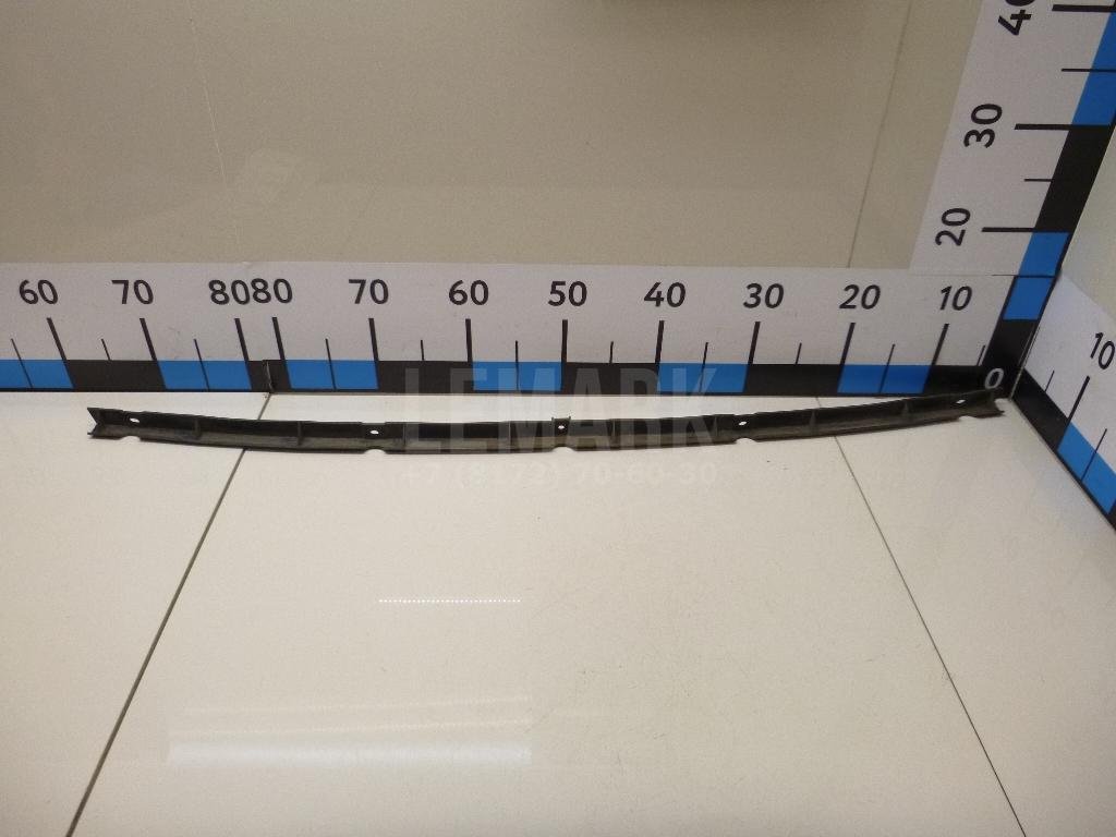 Направляющая заднего бампера