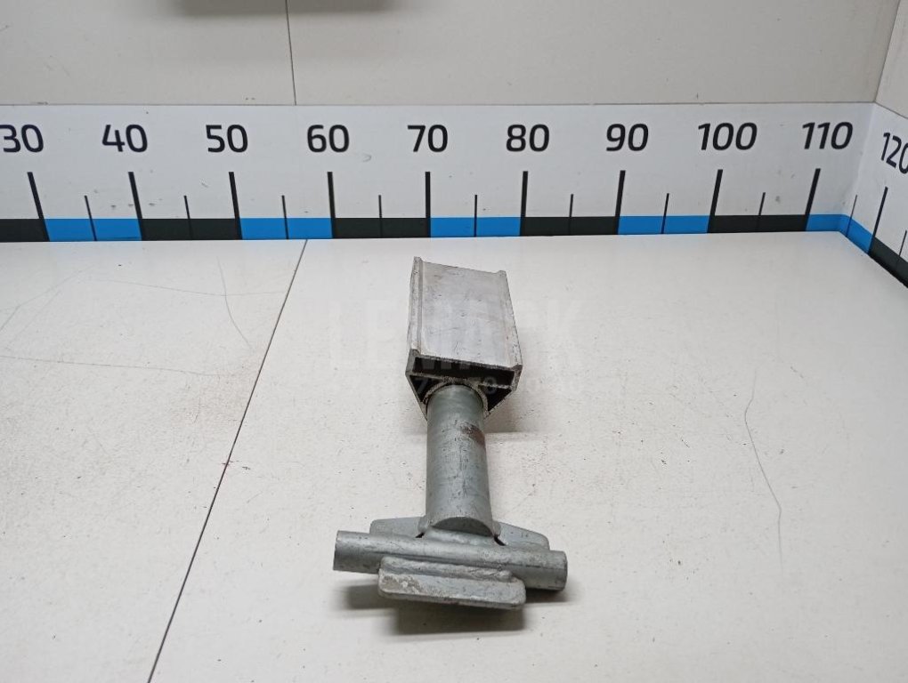 Кронштейн усилителя заднего бампера левый