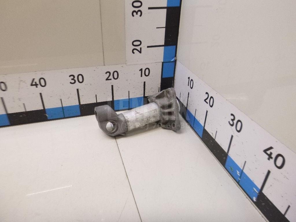 Кронштейн усилителя переднего бампера правый