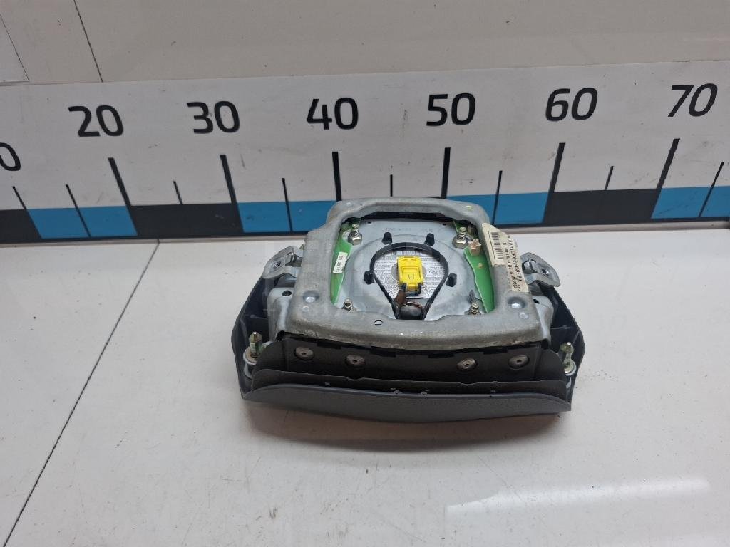 Подушка безопасности в рулевое колесо