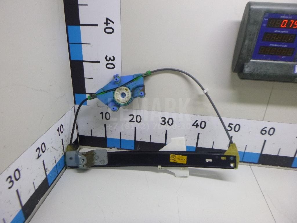Стеклоподъемник электр. задний правый