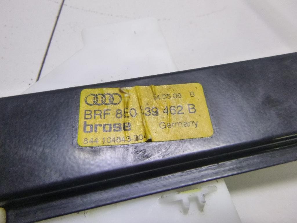 Стеклоподъемник электр. задний правый