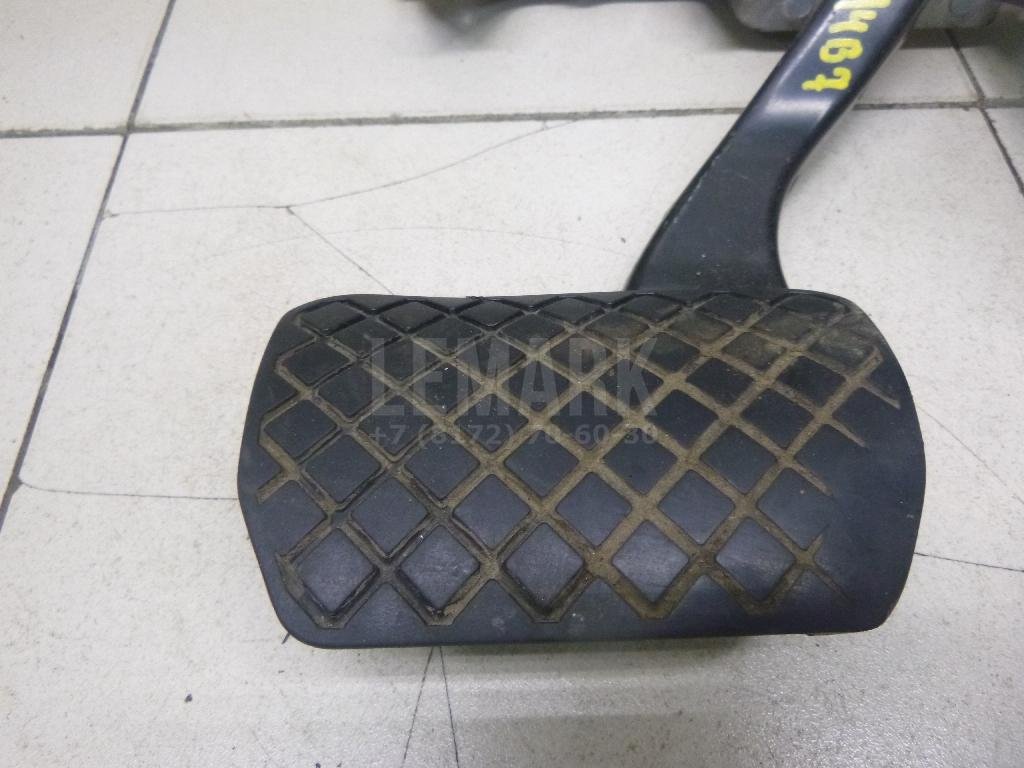 Педаль тормоза