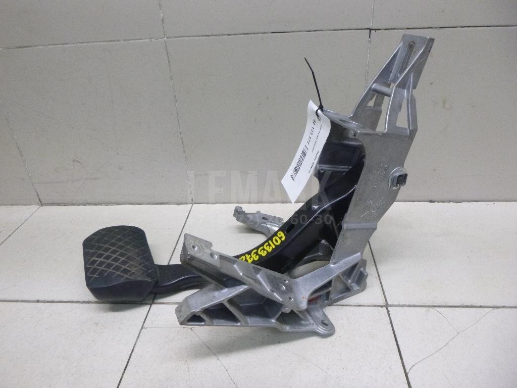 Педаль тормоза