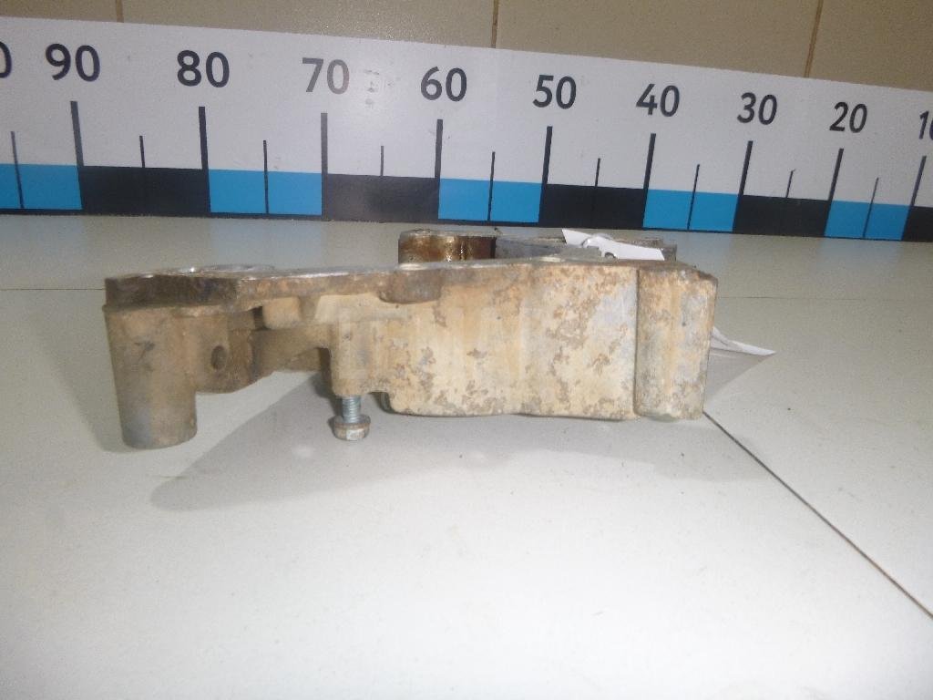 Крышка двигателя передняя